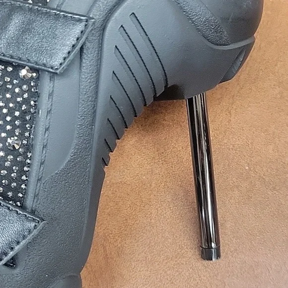 SOLD 🚨AZALE A WANG Black Studded Women's High Heel Boots - Picture 3 of 8